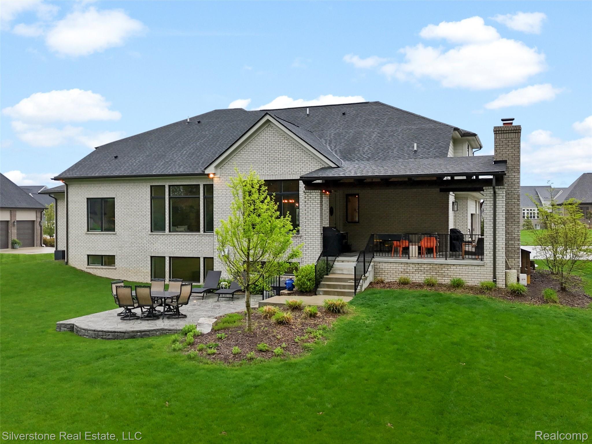 3239 Holburn Court