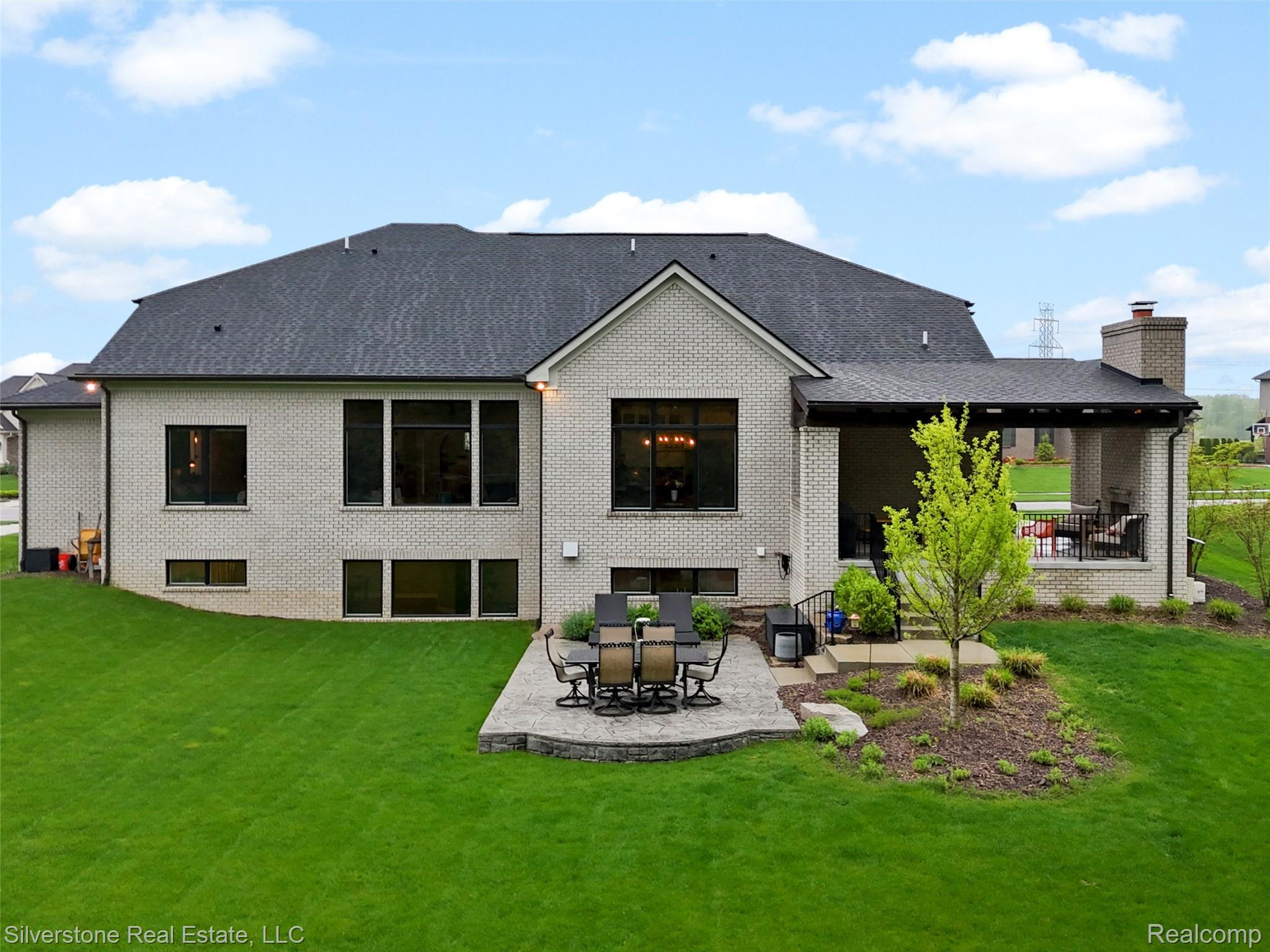 3239 Holburn Court