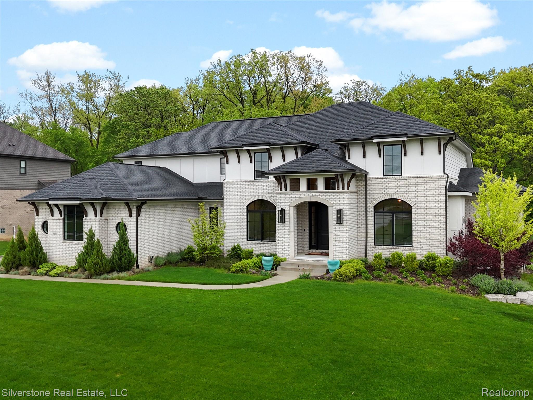 3239 Holburn Court