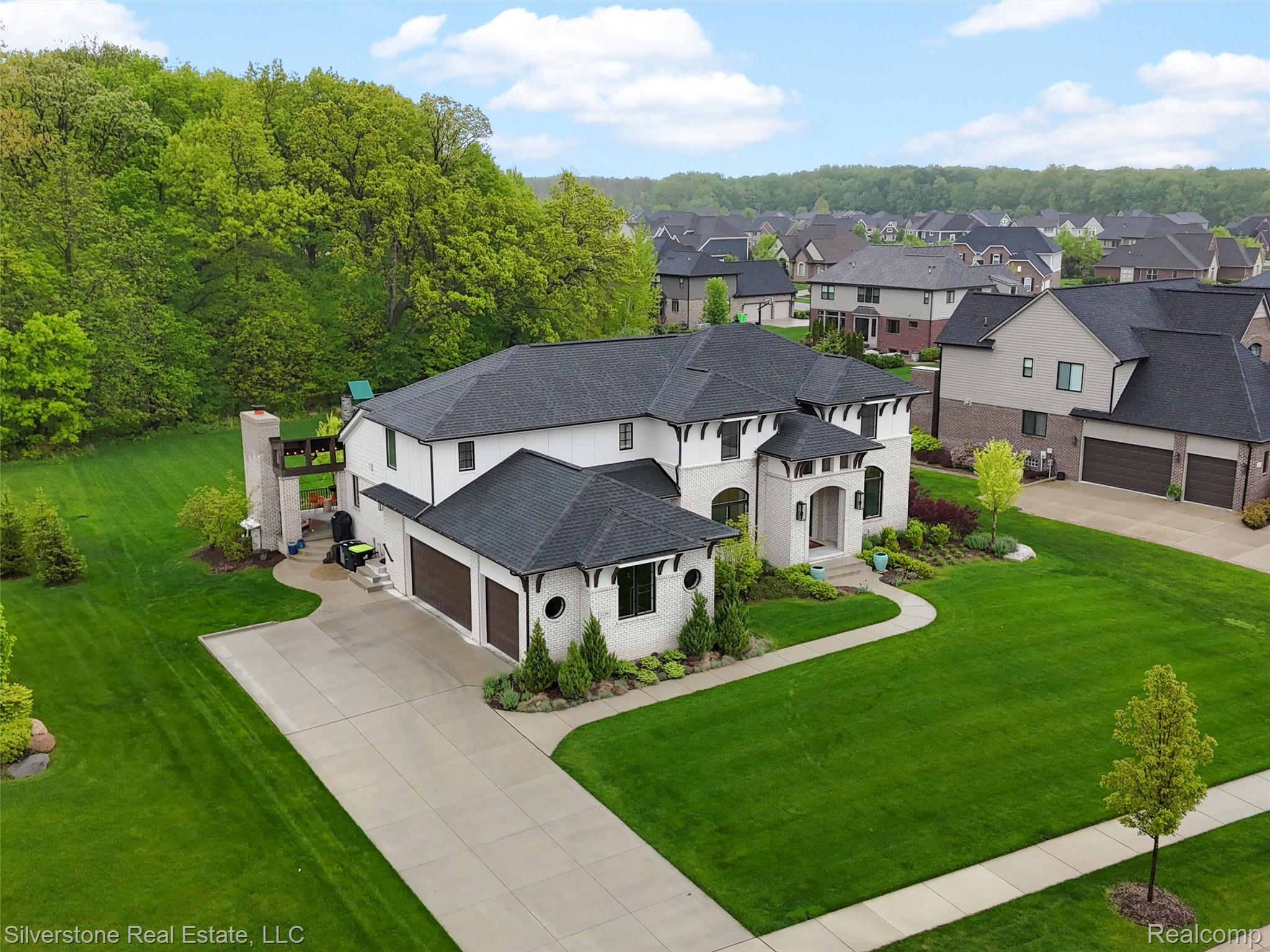 3239 Holburn Court