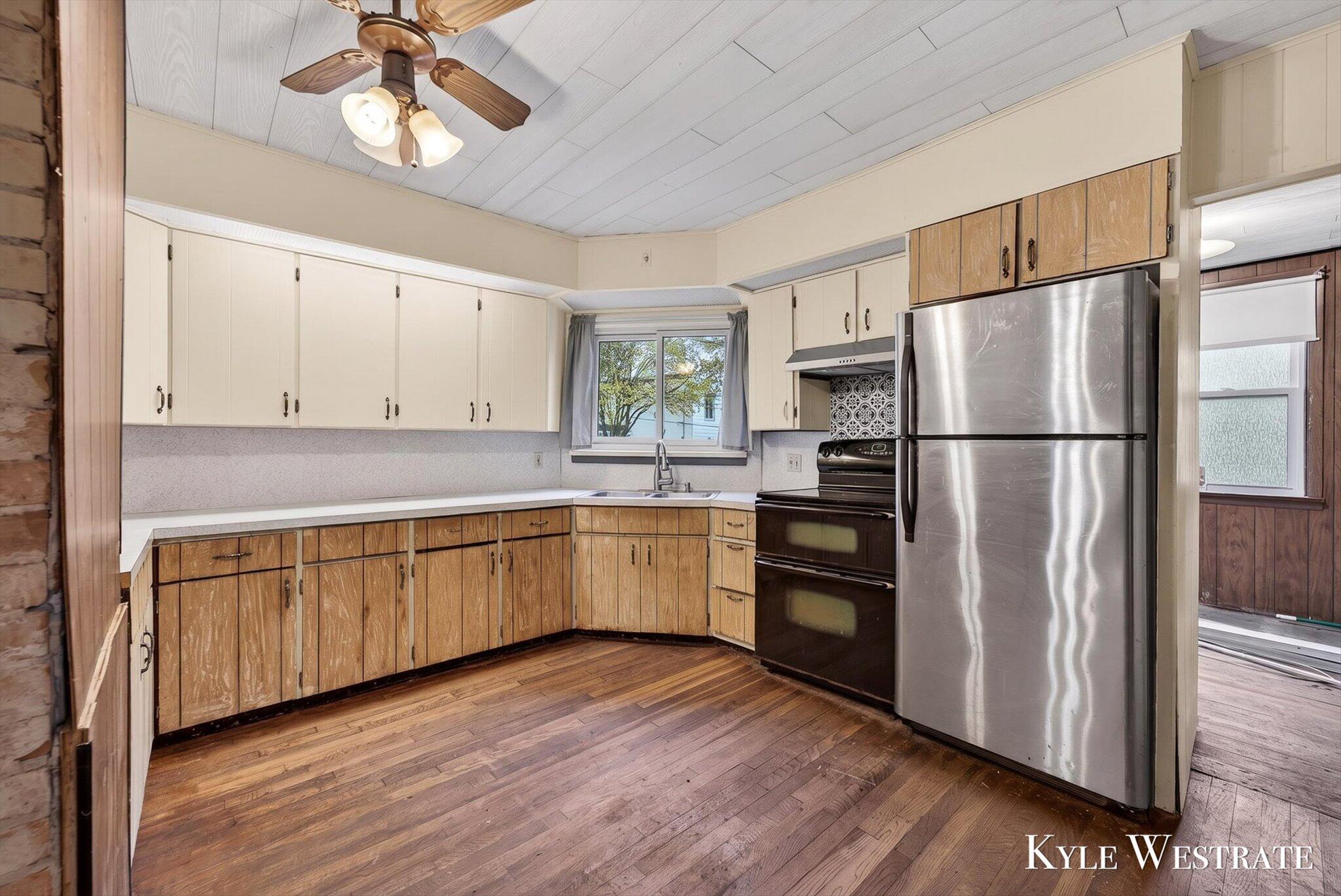 123 W Main Street SE