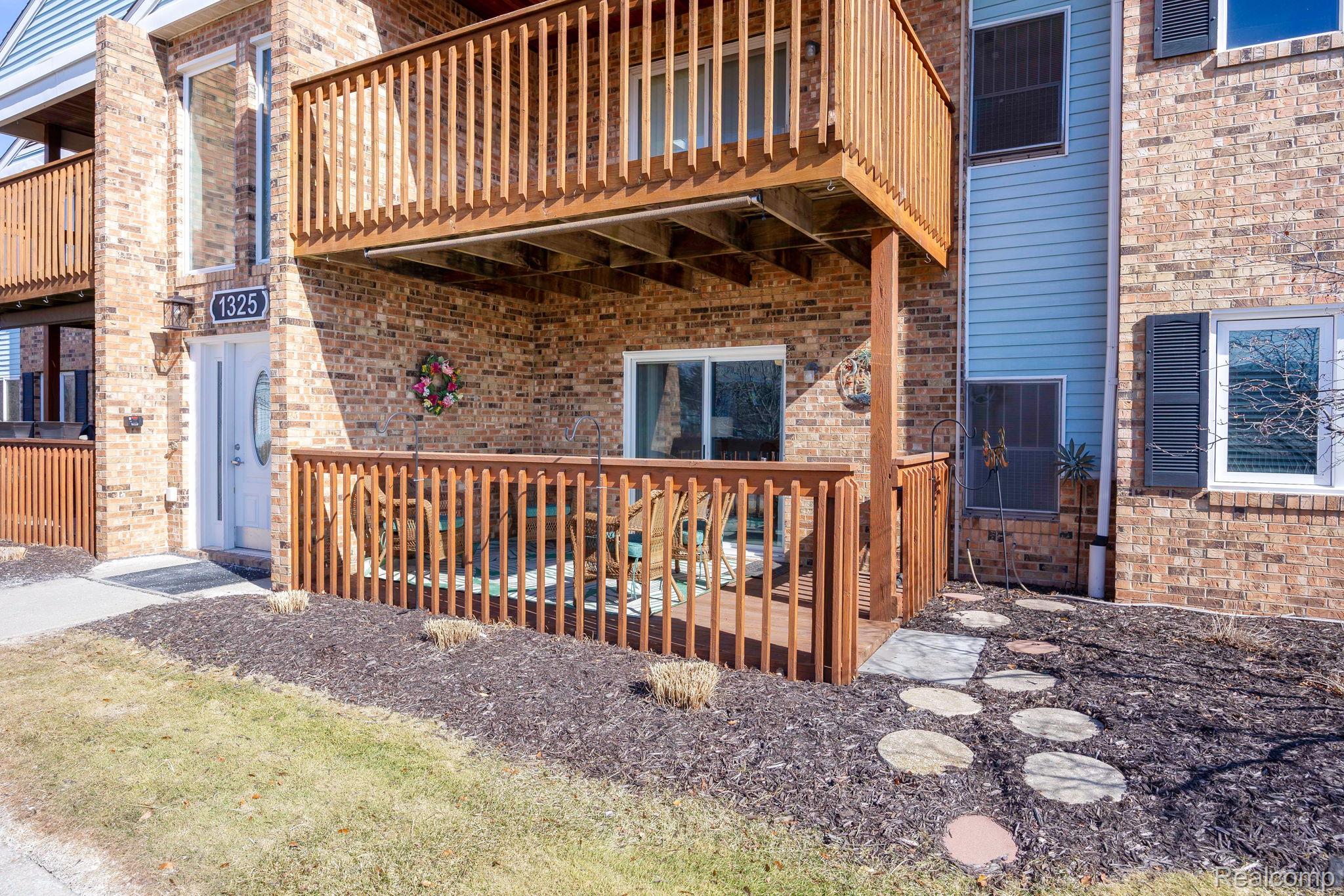 1325 Harbour Boulevard 84