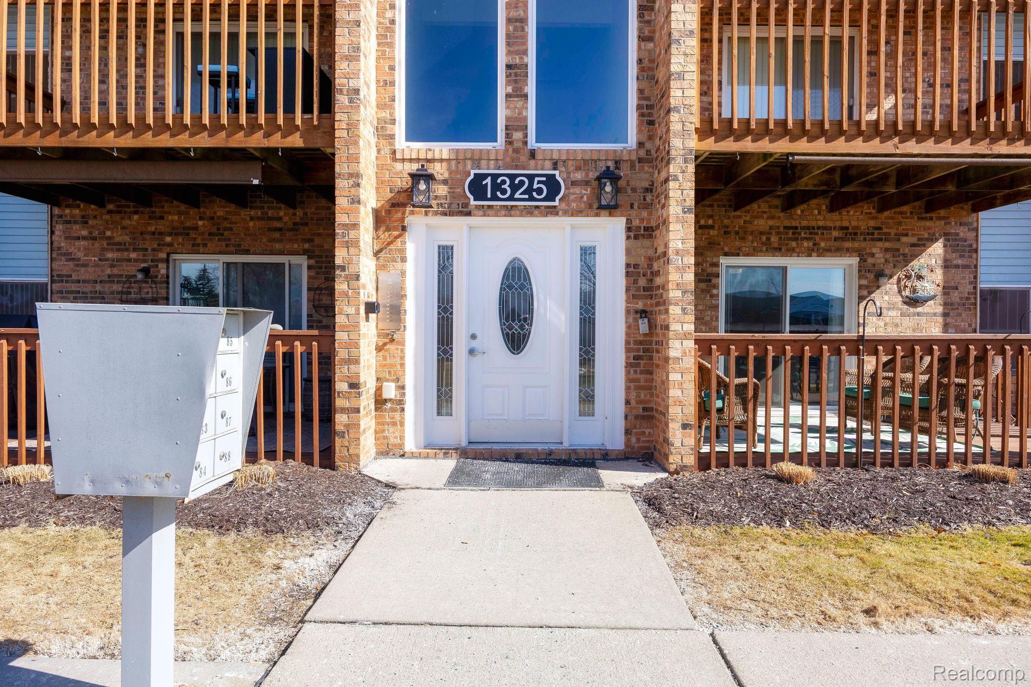 1325 Harbour Boulevard 84