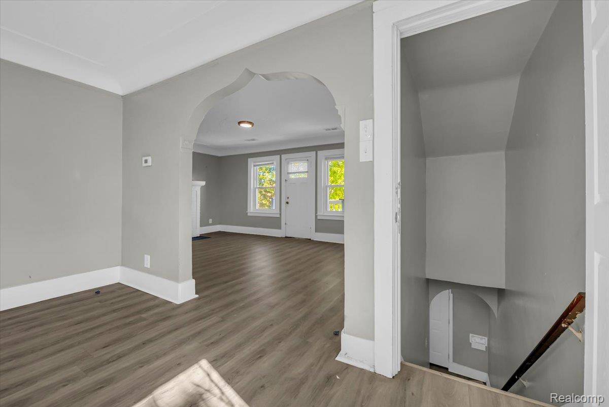 5511-5513 Somerset Avenue