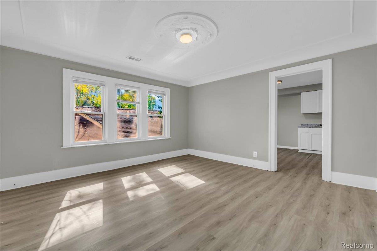 5511-5513 Somerset Avenue