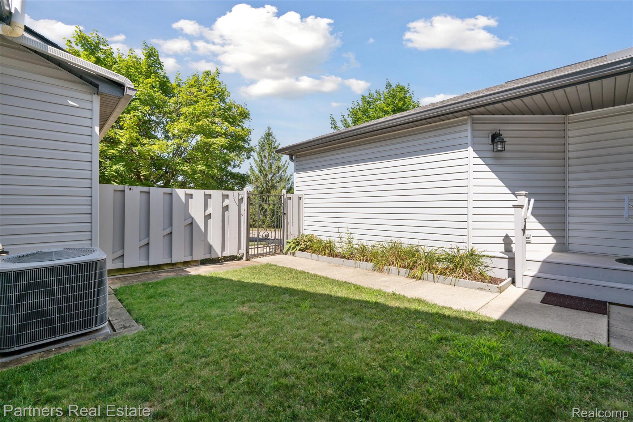 2925 E Telluride