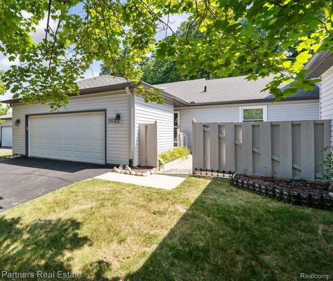 2925 E Telluride Genoa Township MI 48114
