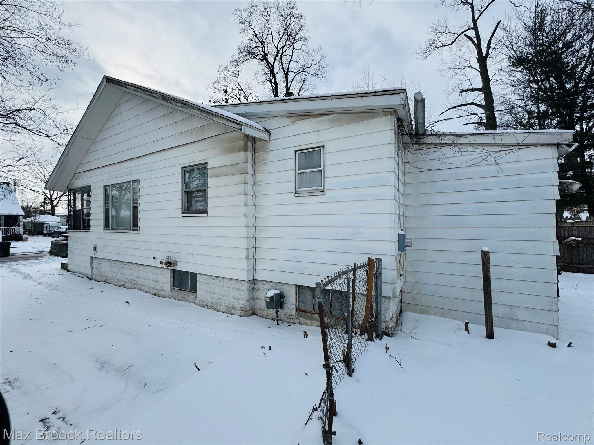 564 W Marshall Street