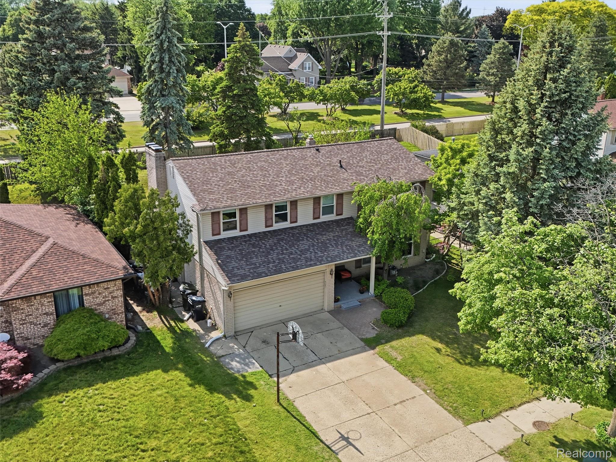 13615 Brookside Drive
