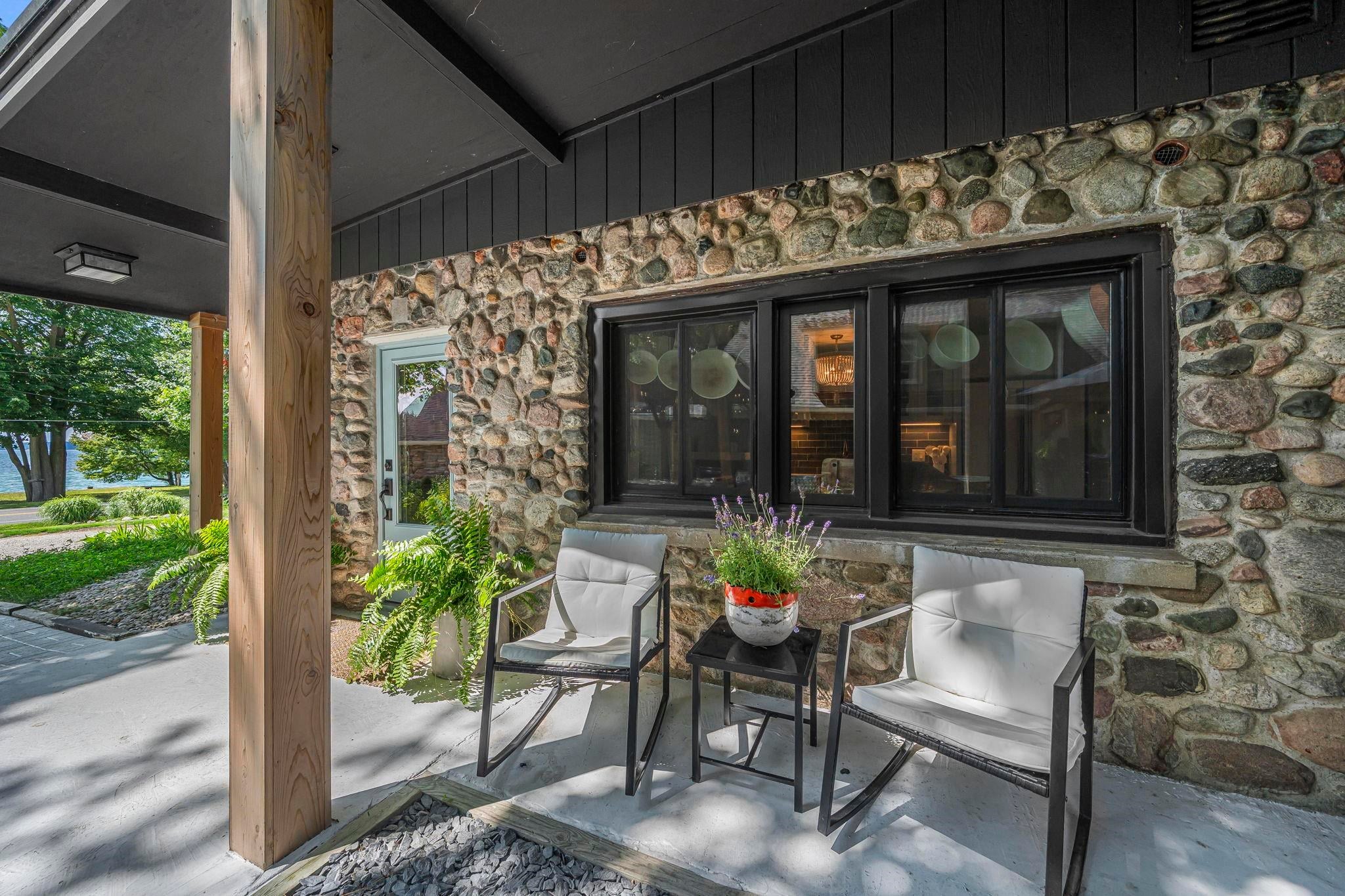 6988 Peninsula Drive