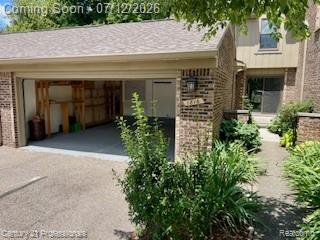 1816 Burning Bush Court