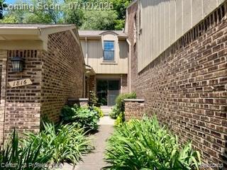 1816 Burning Bush Court