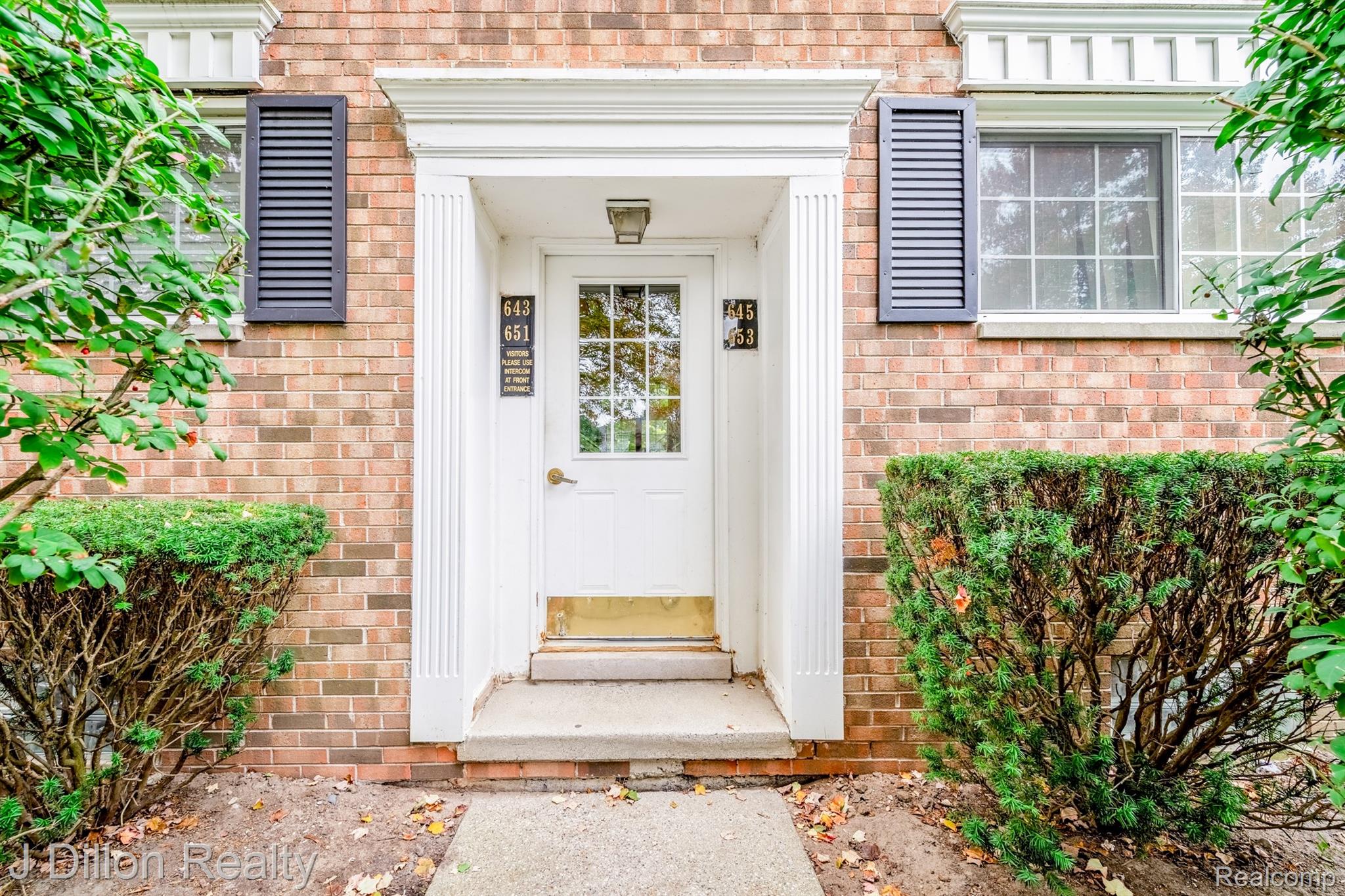 653 E Fox Hills Drive 49