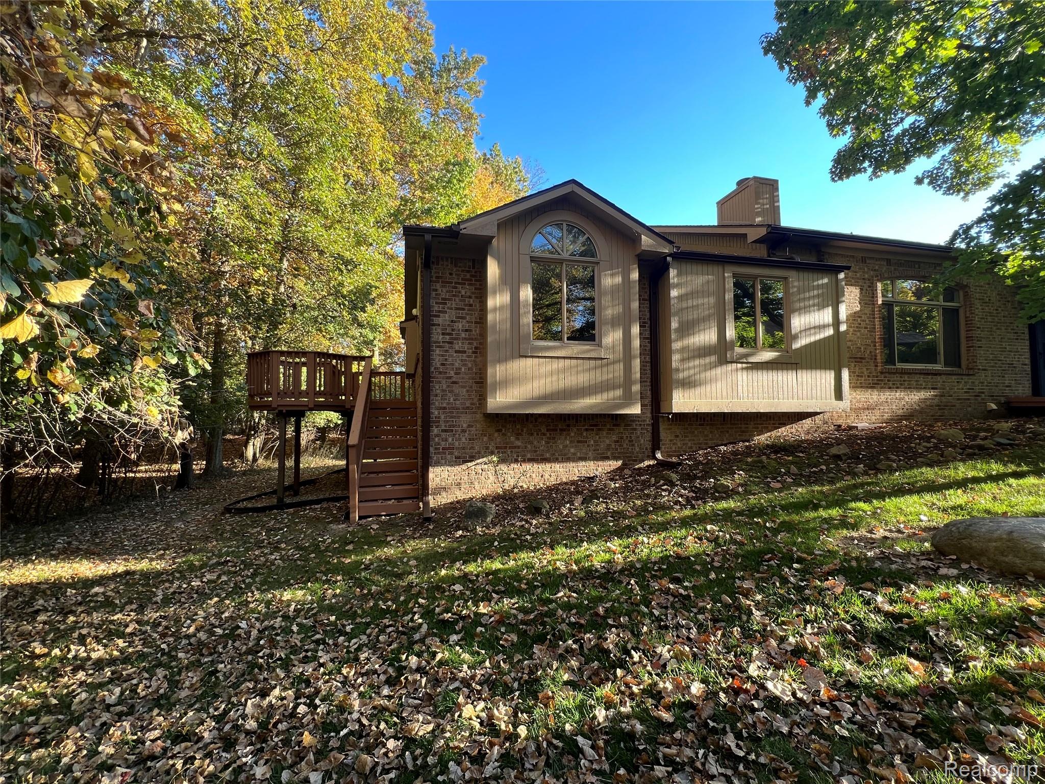 5873 Lockwood
