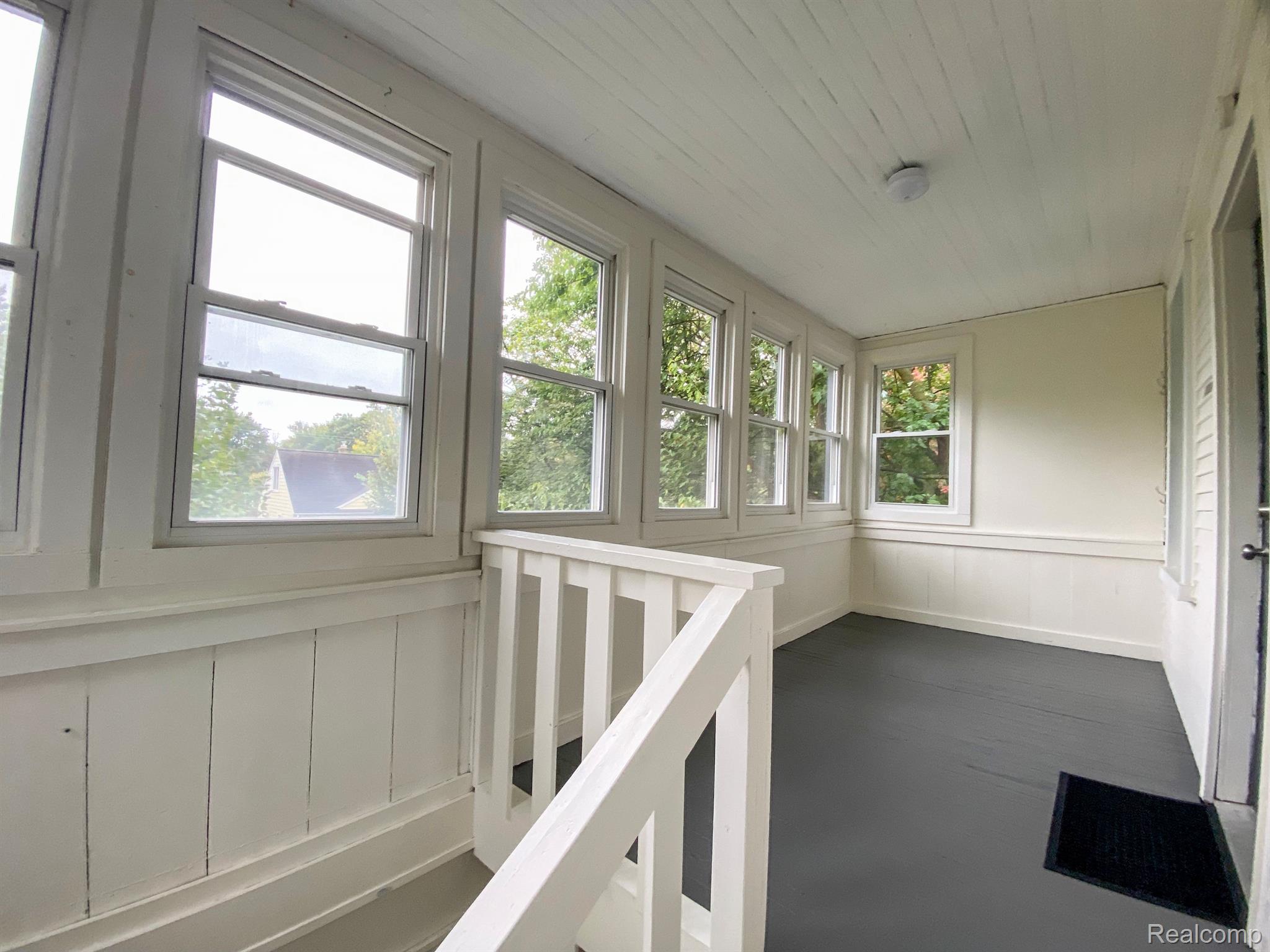 Ferndale City, Michigan 48220, United States, 2 Bedrooms Bedrooms, ,1 BathroomBathrooms,Residential,Active,138614