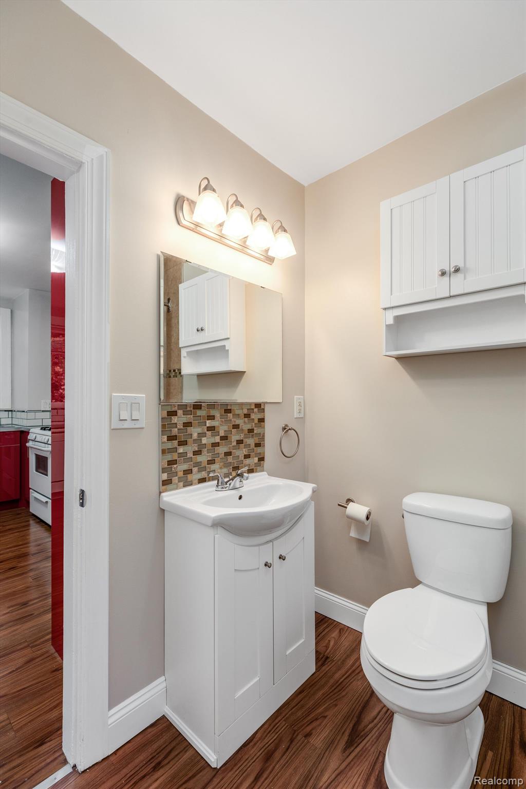 Ferndale City, Michigan 48220, United States, 2 Bedrooms Bedrooms, ,1 BathroomBathrooms,Residential,Active,138614