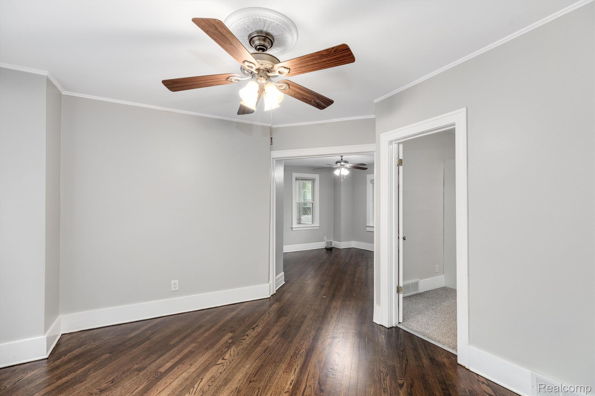 Ferndale City, Michigan 48220, United States, 2 Bedrooms Bedrooms, ,1 BathroomBathrooms,Residential,Active,138614