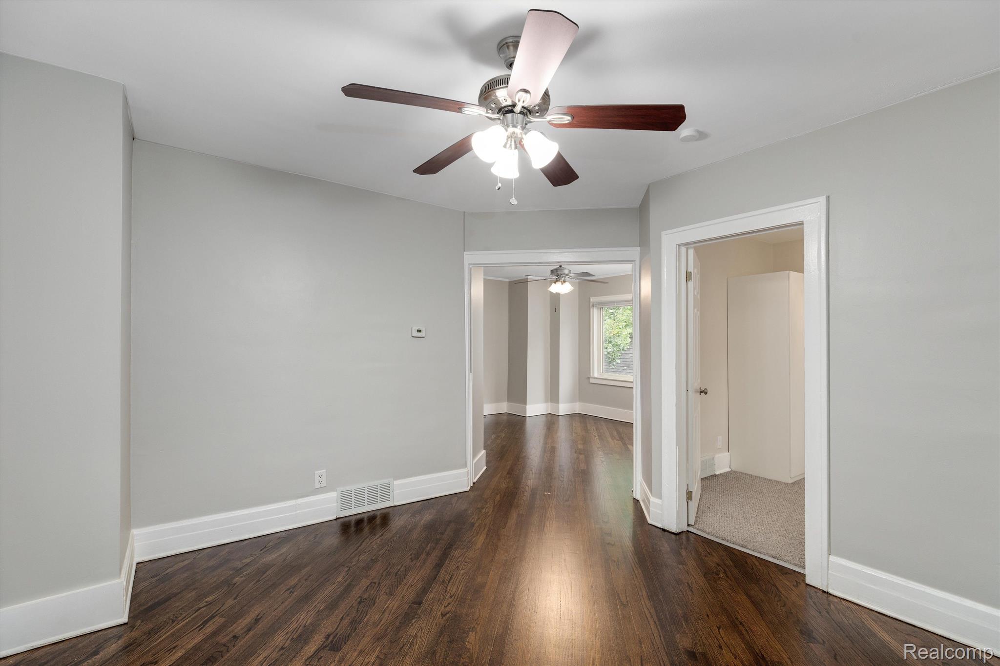 Ferndale City, Michigan 48220, United States, 2 Bedrooms Bedrooms, ,1 BathroomBathrooms,Residential,Active,138614