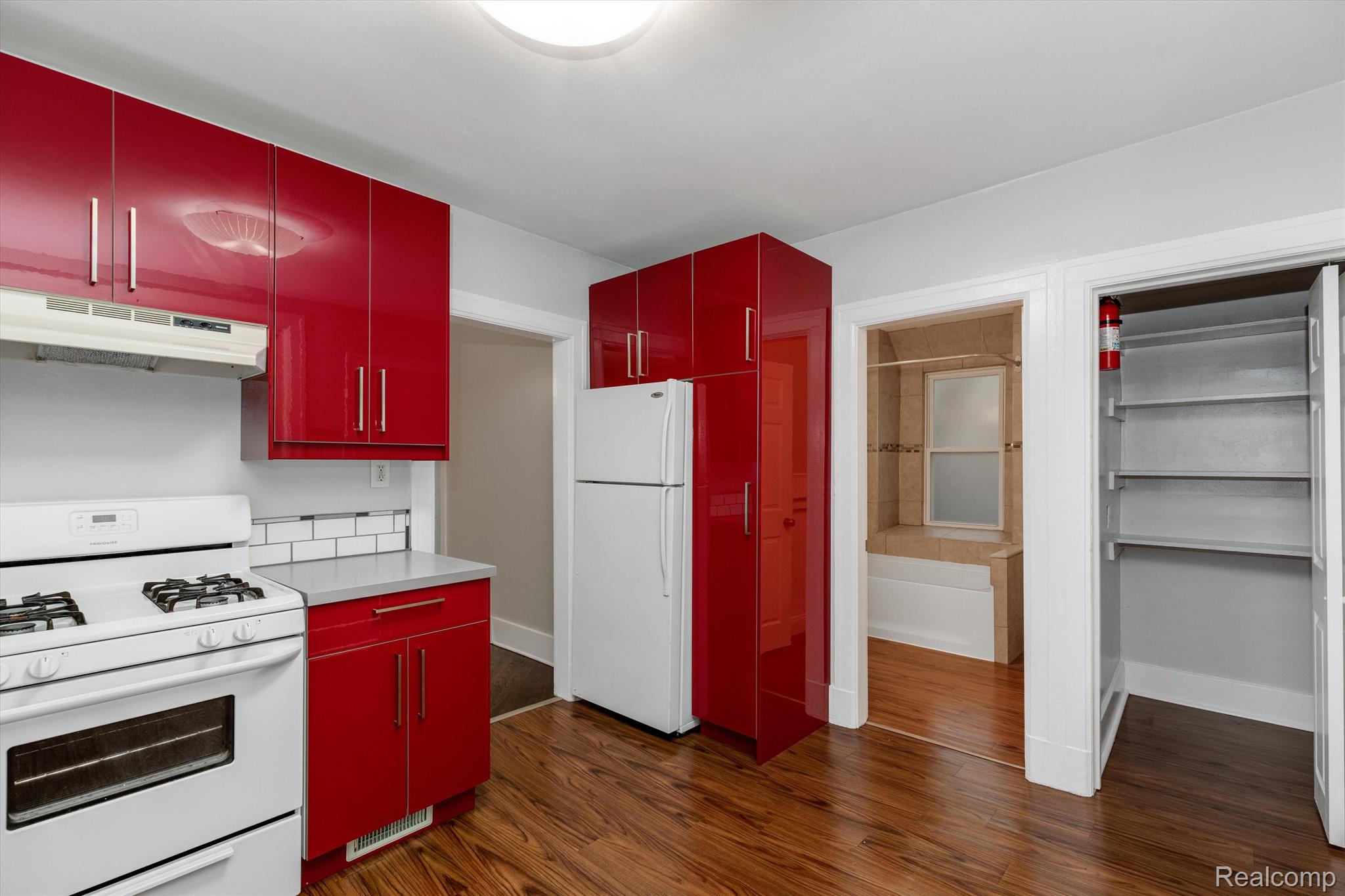 Ferndale City, Michigan 48220, United States, 2 Bedrooms Bedrooms, ,1 BathroomBathrooms,Residential,Active,138614