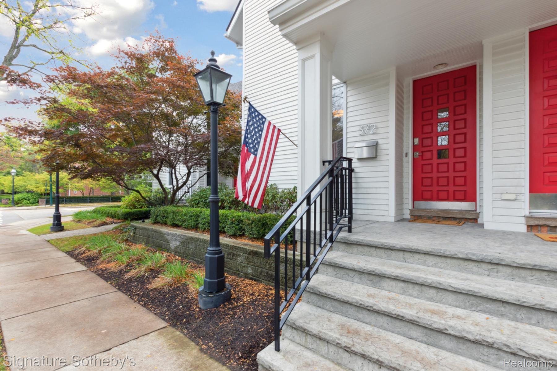 372 W Brown Street