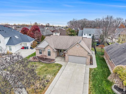 Photo of 38846 Hampton Court, Harrison Charter Township, MI 48045 (MLS # 20251055699)