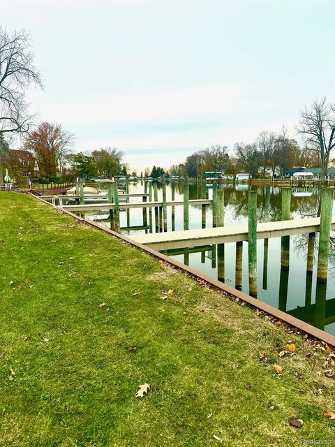 Tiny photo for 38846 Hampton Court, Harrison Charter Township, MI 48045 (MLS # 20251055699)