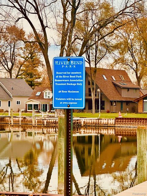 Tiny photo for 38846 Hampton Court, Harrison Charter Township, MI 48045 (MLS # 20251055699)