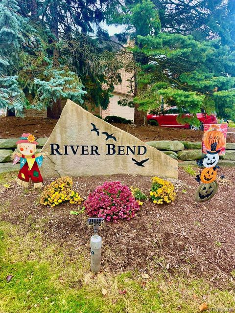 Tiny photo for 38846 Hampton Court, Harrison Charter Township, MI 48045 (MLS # 20251055699)