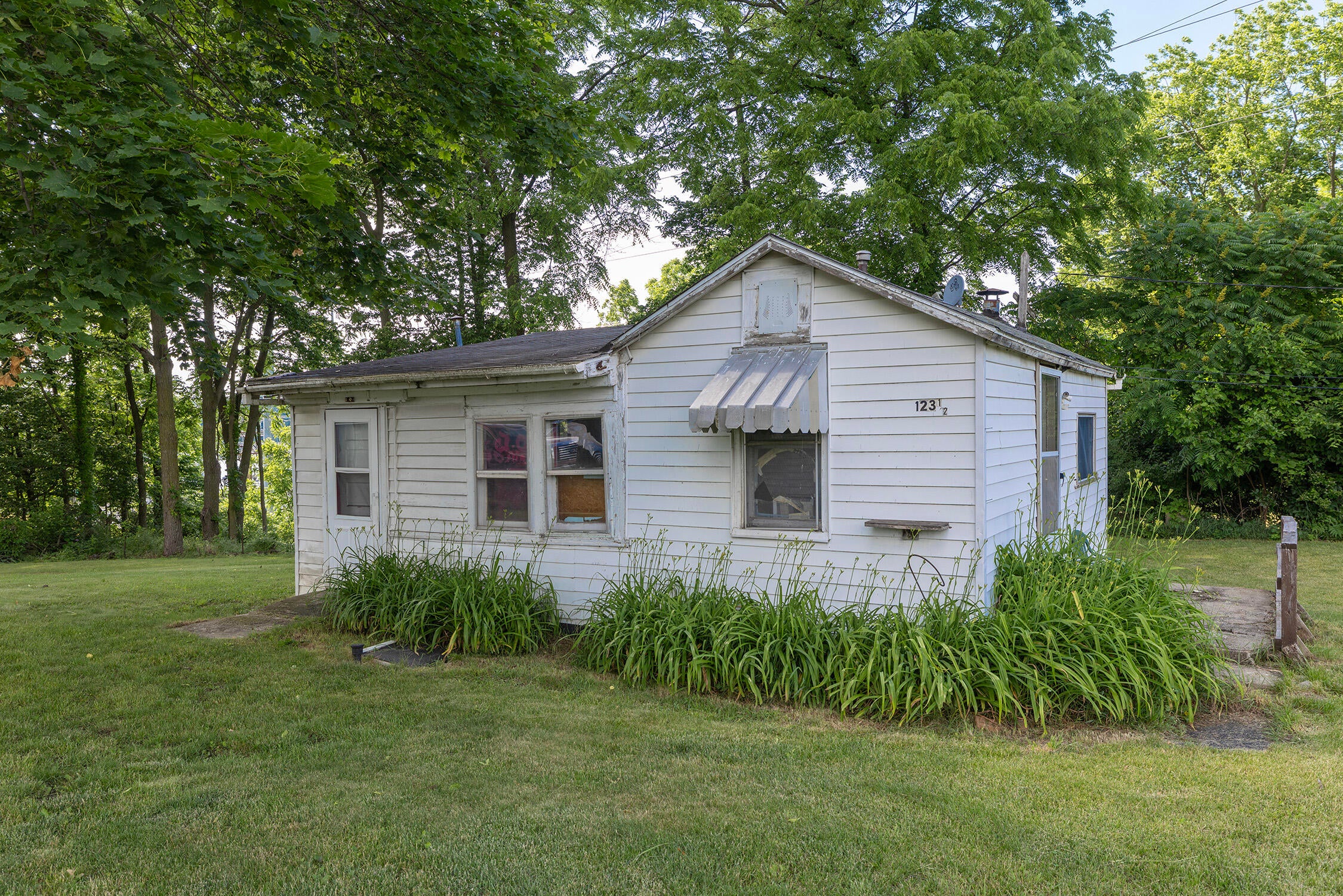 123 Hilltop Lane