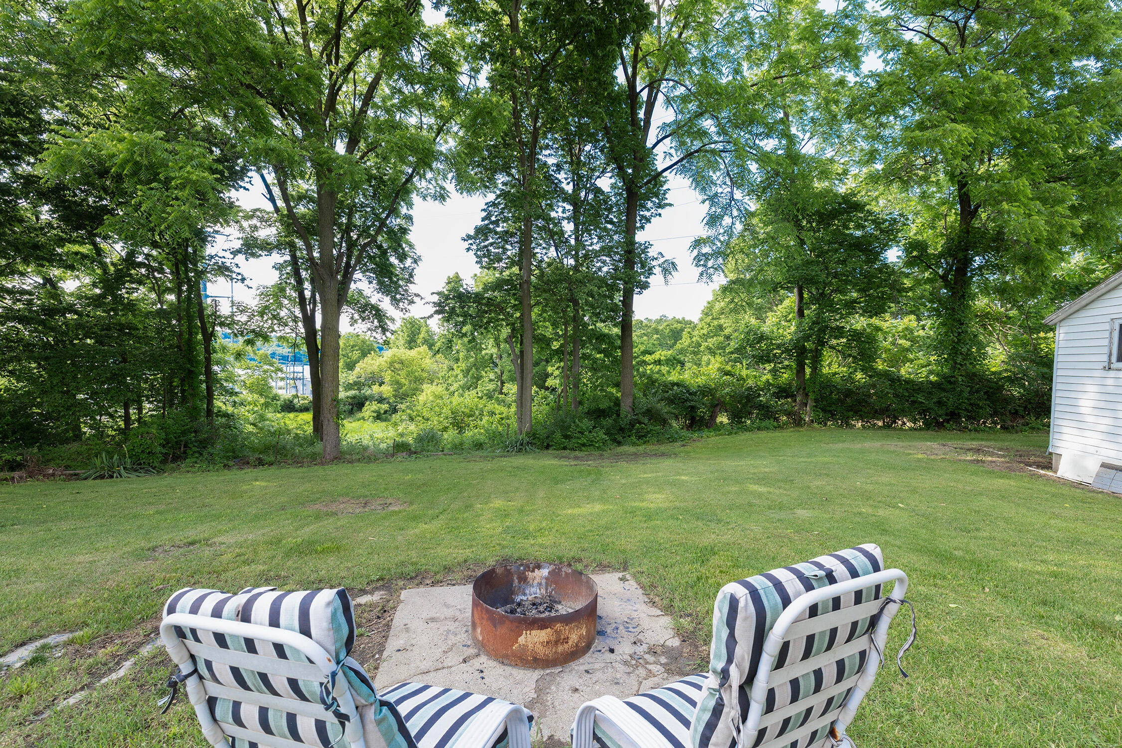 123 Hilltop Lane