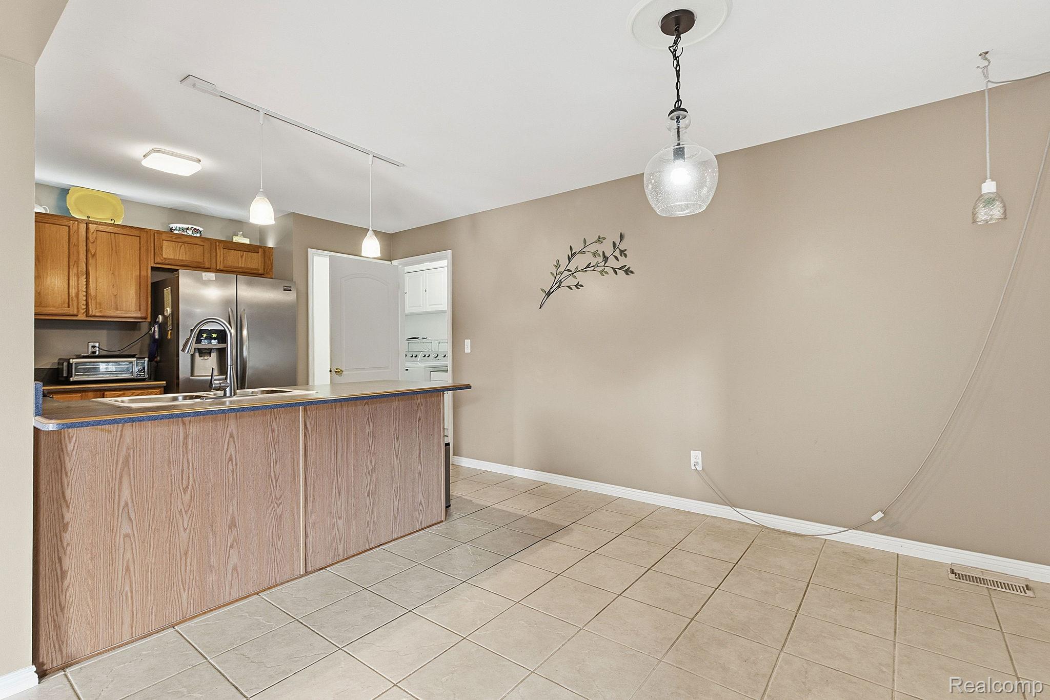 37567 N Dianne Lane 121