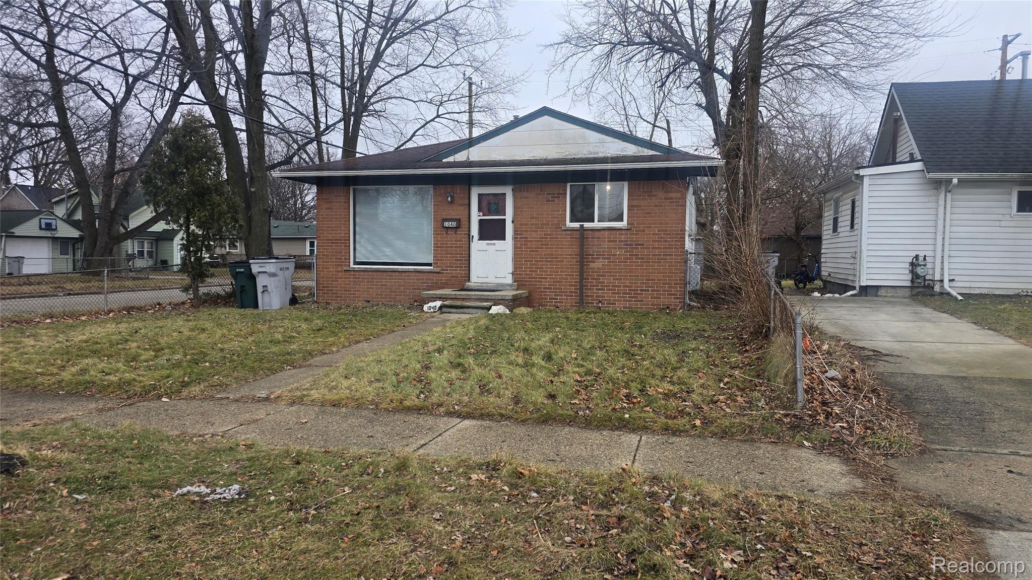 1040 E Bernhard Avenue