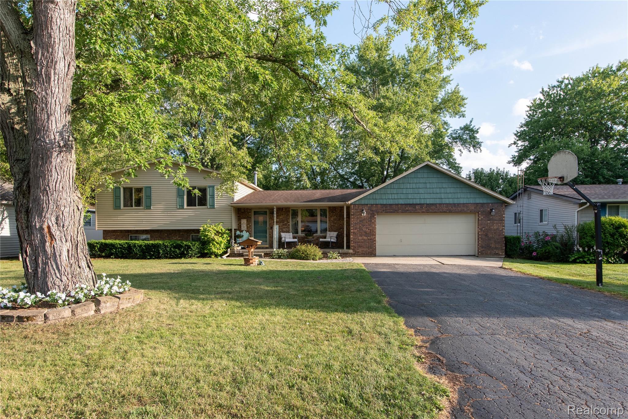 4395 Regency Road