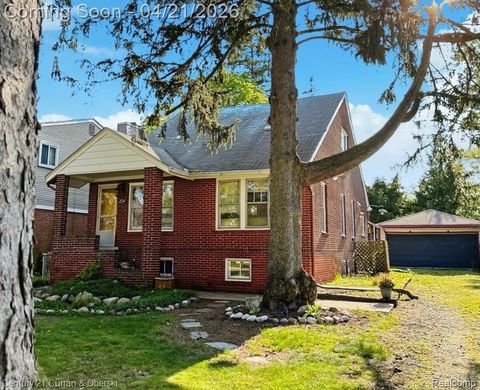 2517 MAPLEWOOD Avenue Royal Oak City MI 48073