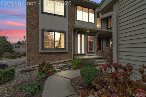 7258 Creeks Bend Court West Bloomfield Charter Township MI 48322