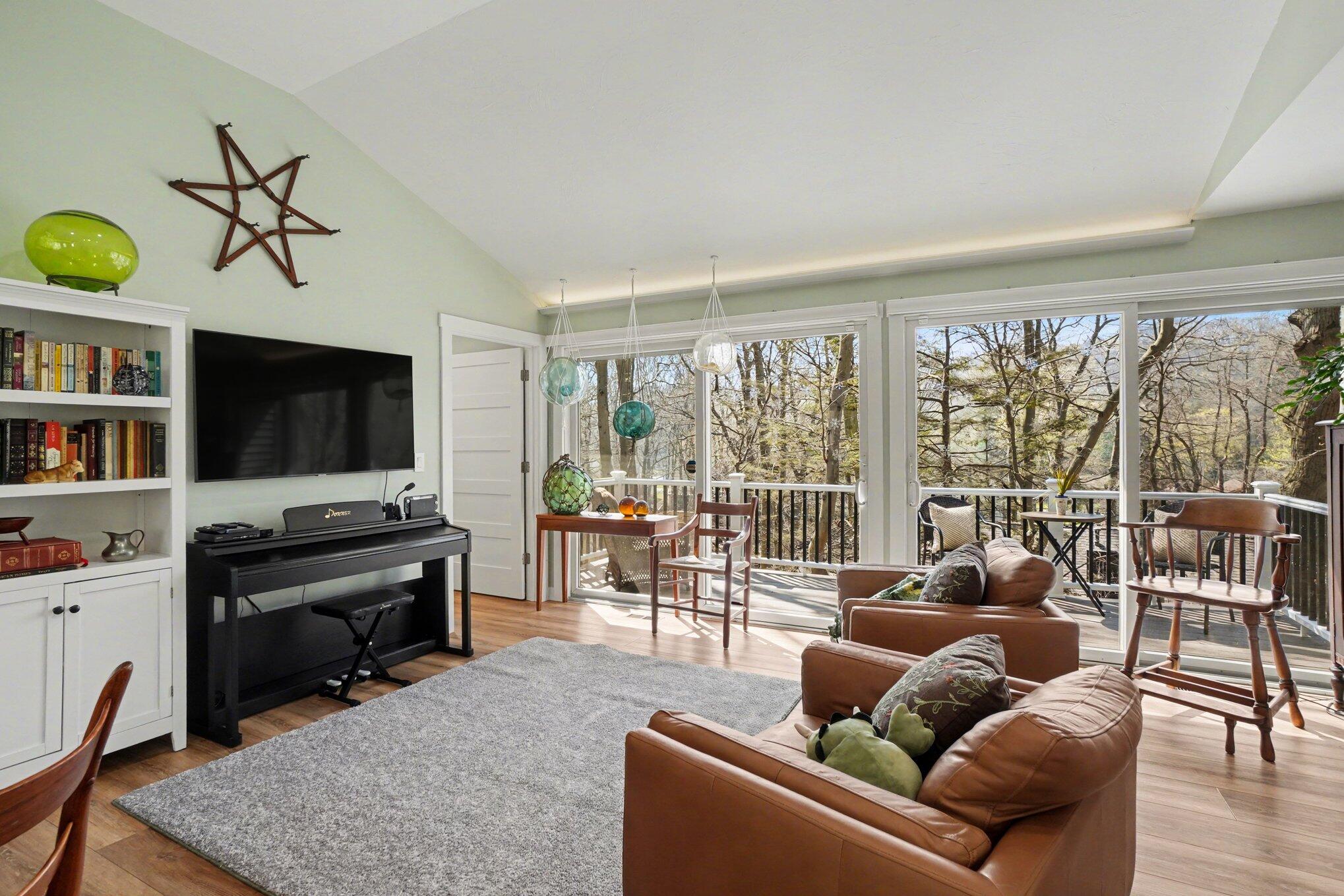 2424 Cardinal Lane