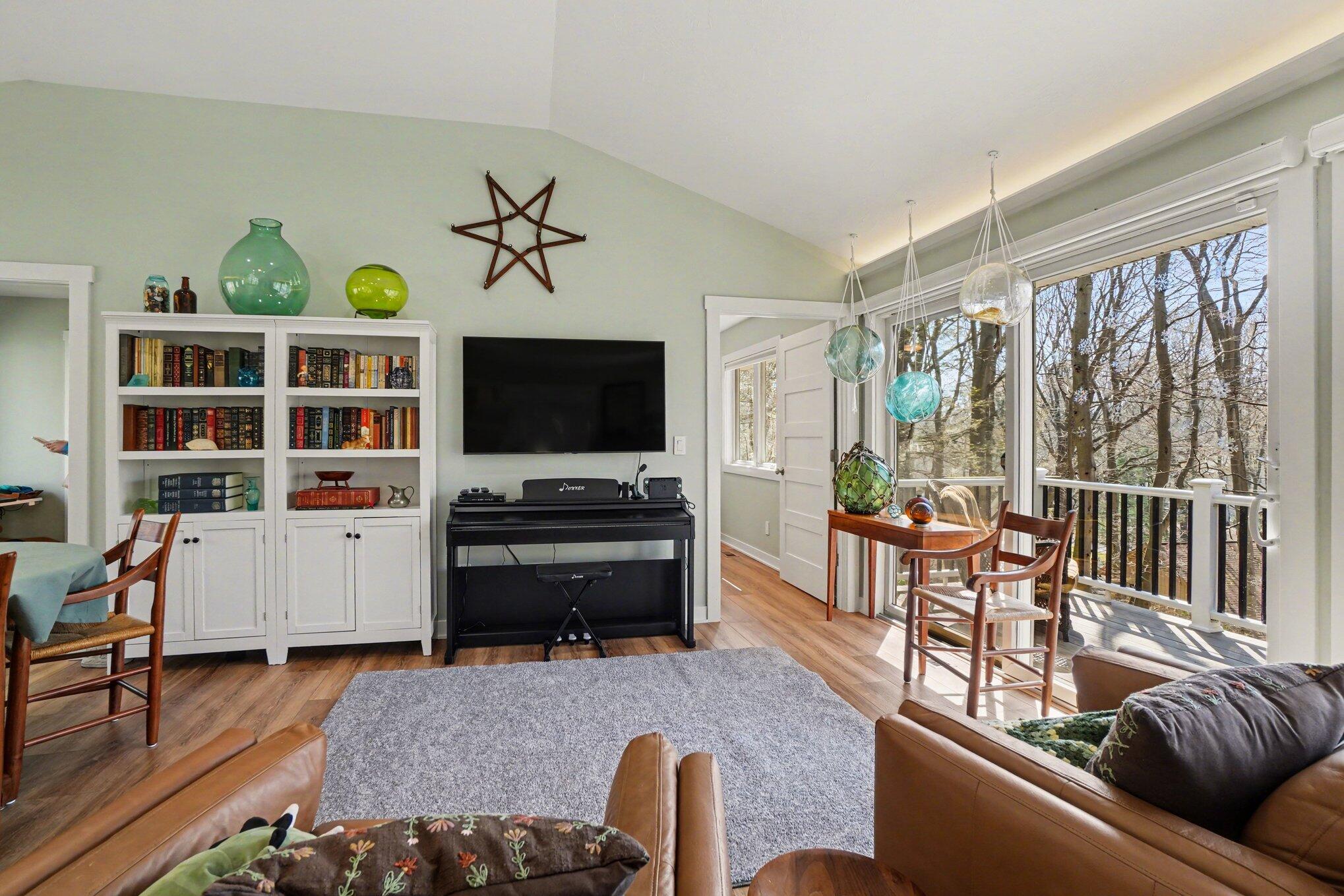 2424 Cardinal Lane