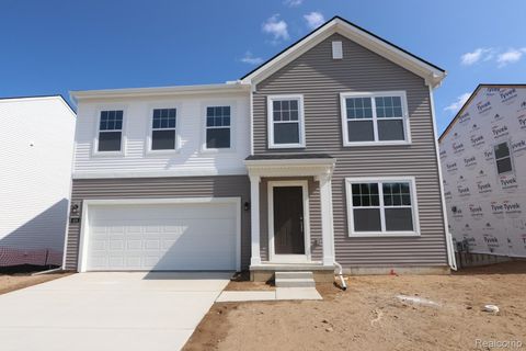 424 Hidden River W Holly Township MI 48442