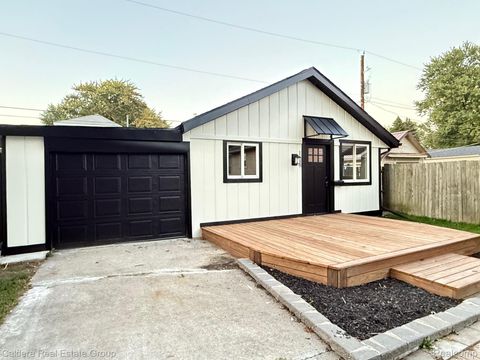 1649 Whipple Street Port Huron City MI 48060