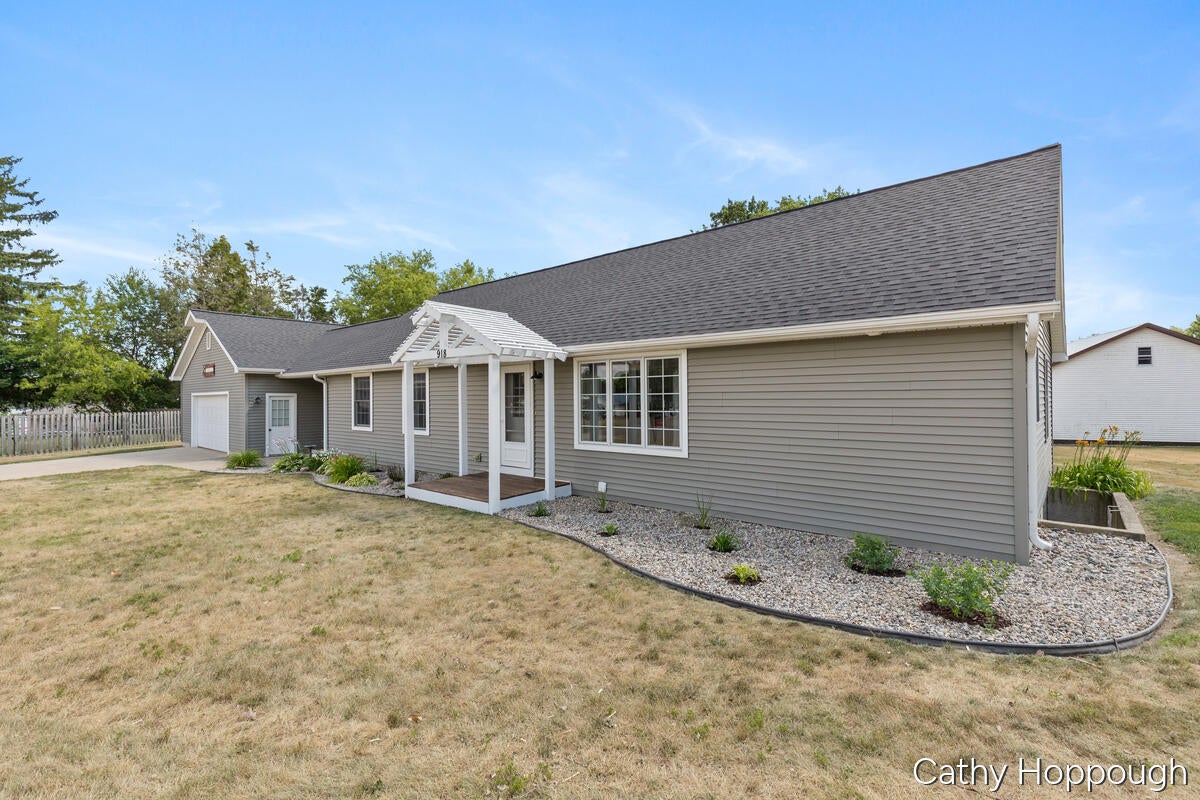918 Emerald Circle