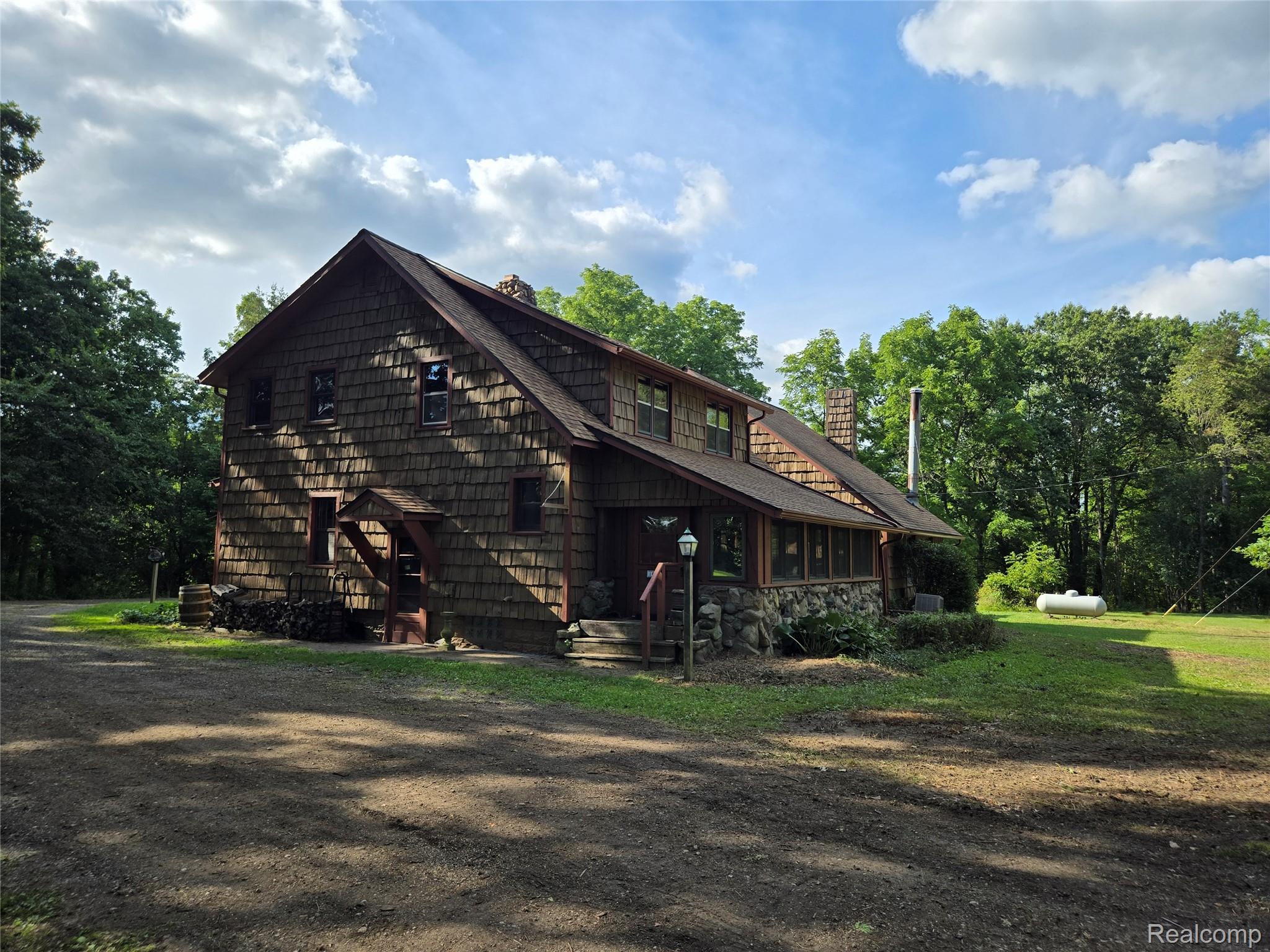 10305 Oakhurst Road