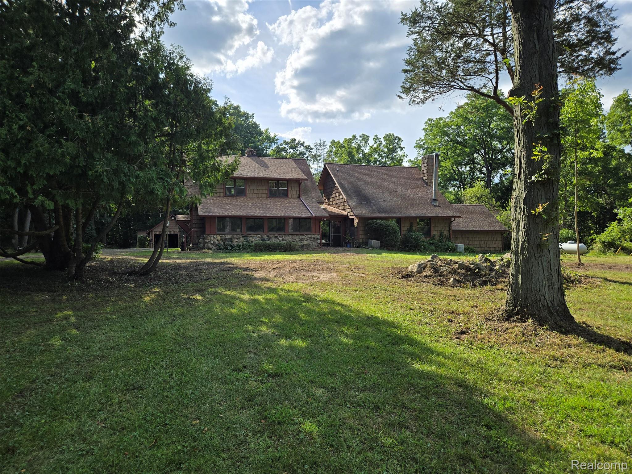 10305 Oakhurst Road
