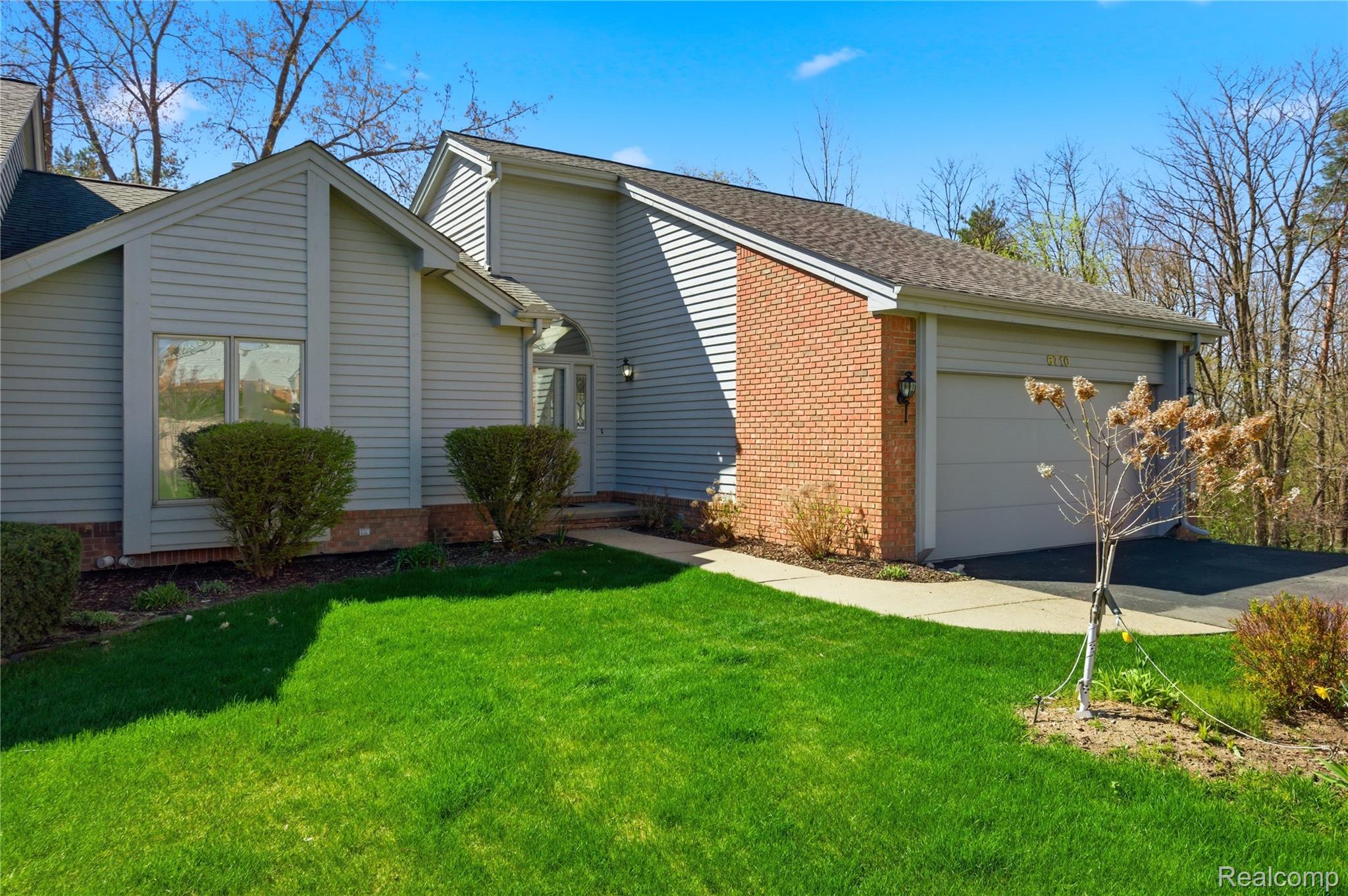 6710 Ridgeview Drive