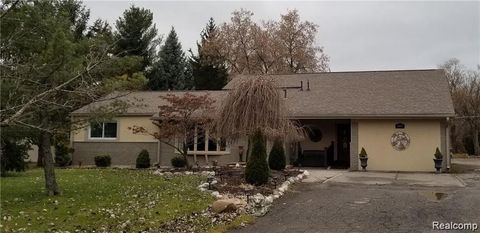 23065 CANFIELD Avenue Farmington Hills City MI 48336