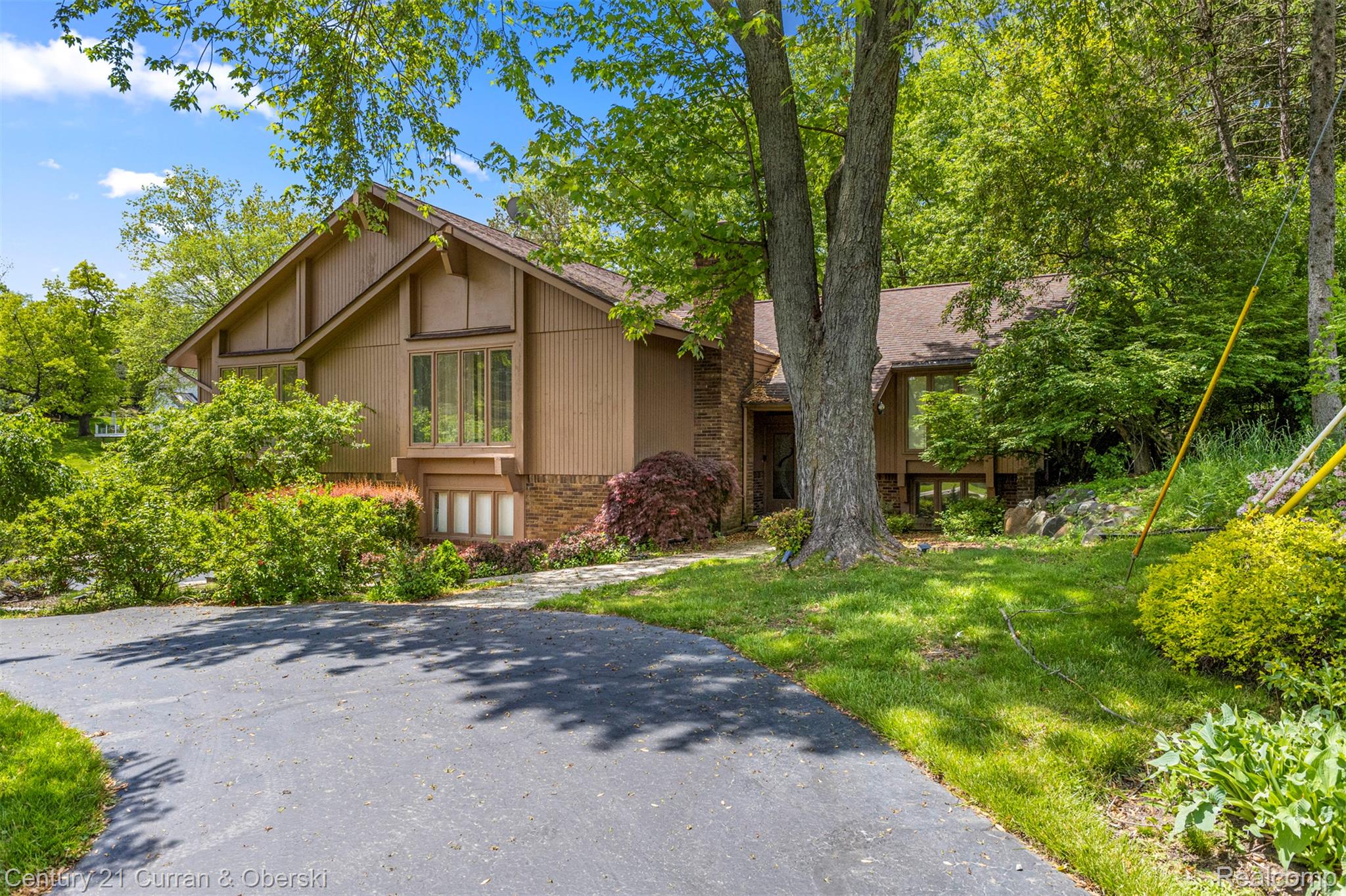 2211 SHORE HILL Drive