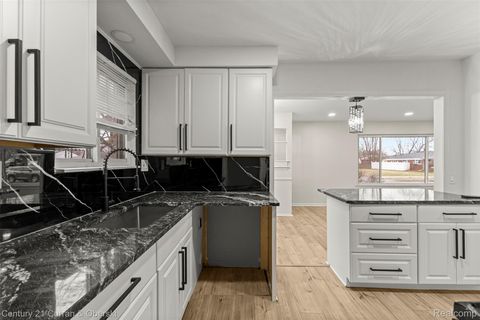 Tiny photo for 24084 Currier Street, Dearborn Heights City, MI 48125 (MLS # 20261003125)