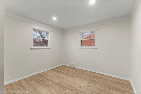 Tiny photo for 24084 Currier Street, Dearborn Heights City, MI 48125 (MLS # 20261003125)