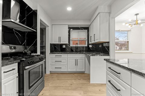 Tiny photo for 24084 Currier Street, Dearborn Heights City, MI 48125 (MLS # 20261003125)