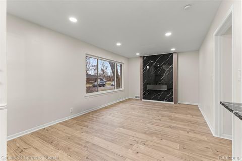 Tiny photo for 24084 Currier Street, Dearborn Heights City, MI 48125 (MLS # 20261003125)