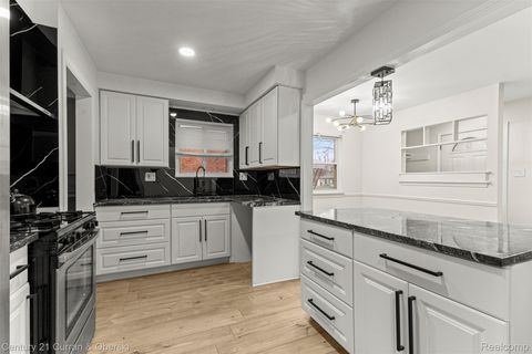 Tiny photo for 24084 Currier Street, Dearborn Heights City, MI 48125 (MLS # 20261003125)